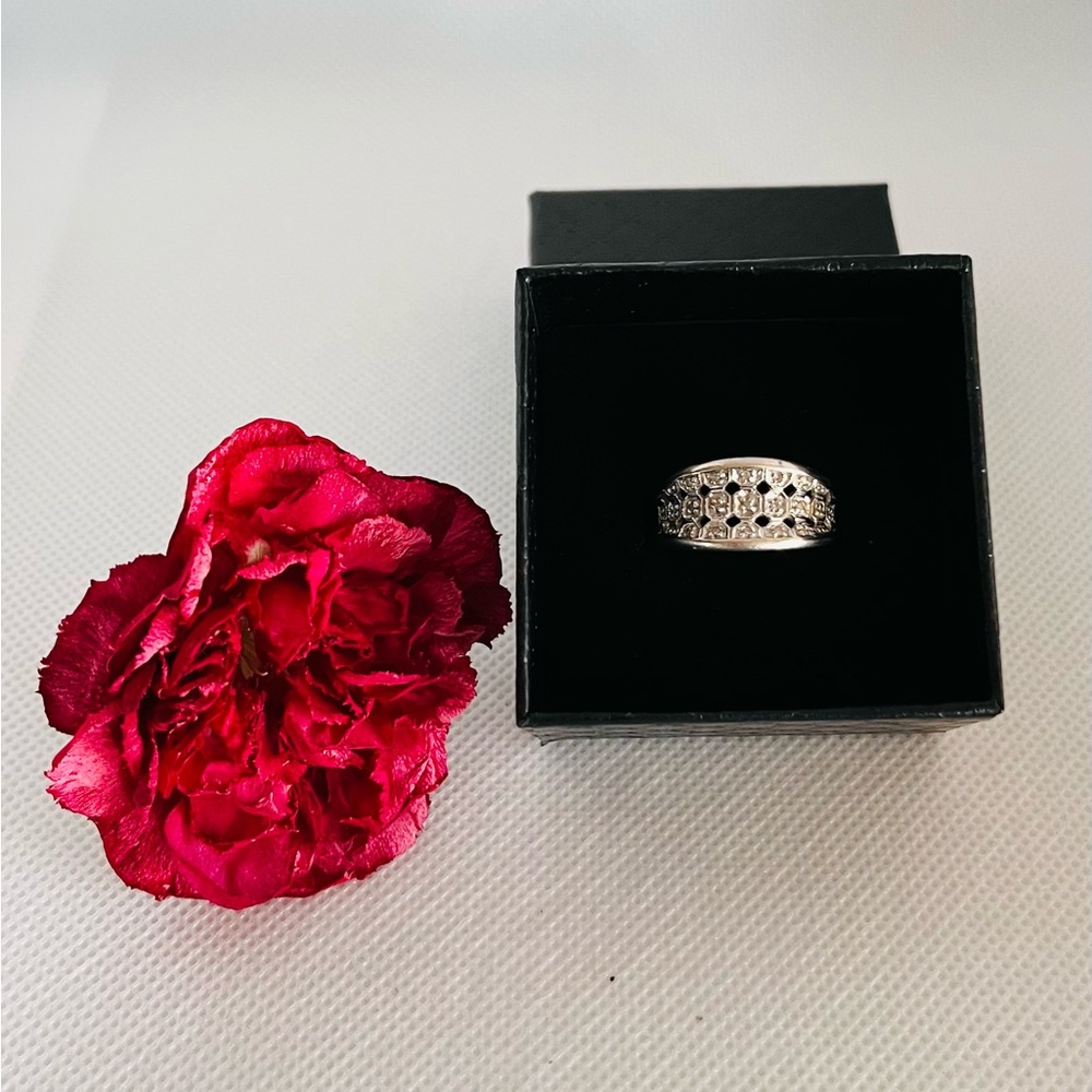 Elegant “Connection” Design Genuine Silver Band Ring - Size 6.5